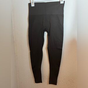 SET Active Sculptflex Leggings in a brown color.